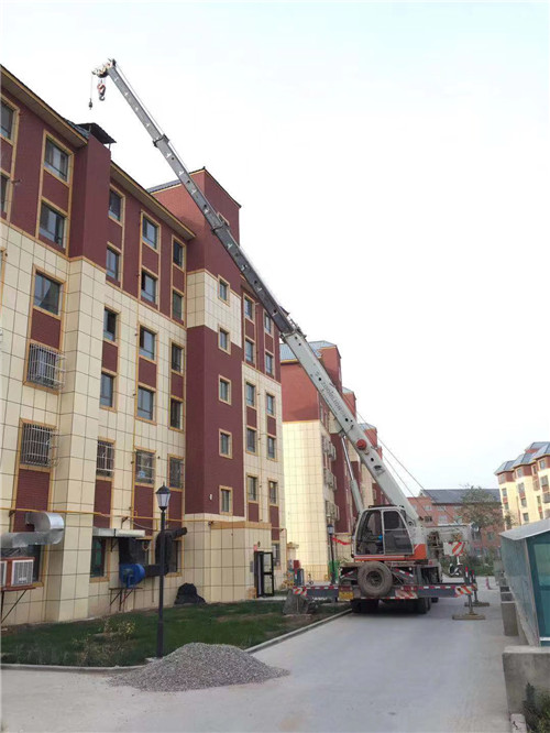 呼玛县跨街广告牌的高空安装注意事项