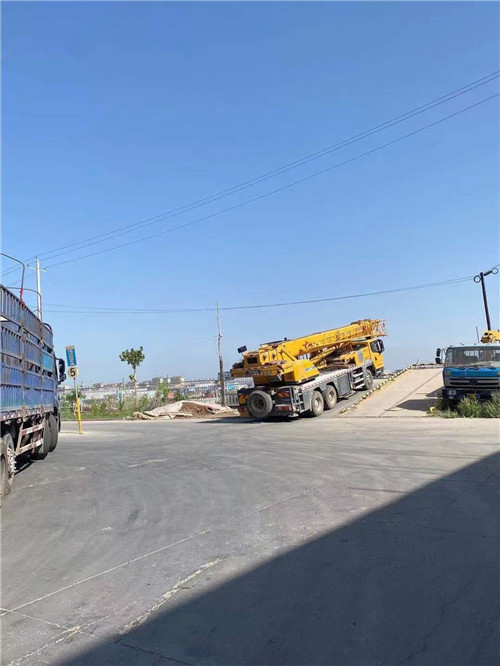 呼玛县25吨吊车的租赁价格大概是多少？