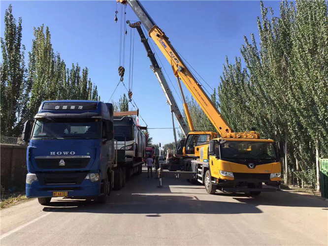 呼玛县“省油又稳当”—— 吊车的 “智能节能” 技术