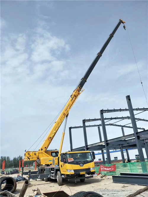 呼玛县超高层建筑钢结构吊装案例